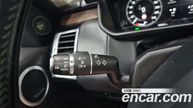 Land Rover Discovery 5 2019 — Şəkil 24/30