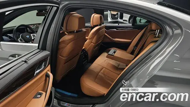 BMW 5 Series 2022 — Фото 12/20