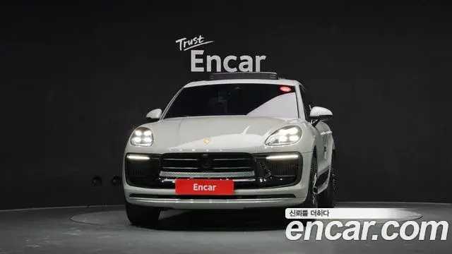 Porsche Macan 2022 — Şəkil 11/42