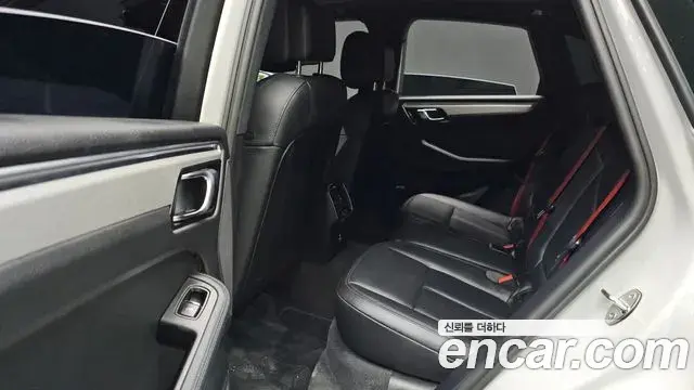 Porsche Macan 2022 — Şəkil 12/42