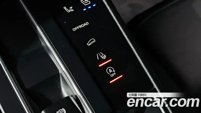 Porsche Macan 2022 — Şəkil 35/42