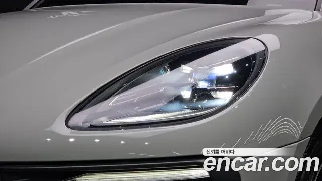 Porsche Macan 2022 — Şəkil 10/42
