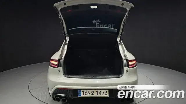 Porsche Macan 2022 — Şəkil 18/42