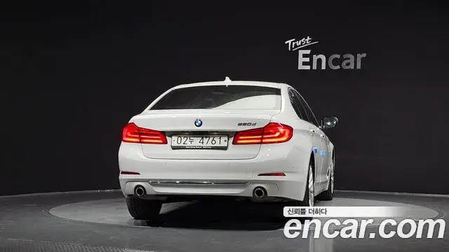 BMW 5 Series 2018 — Фото 4/20