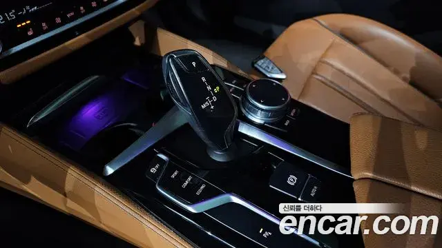 BMW 5 Series 2018 — Фото 9/20