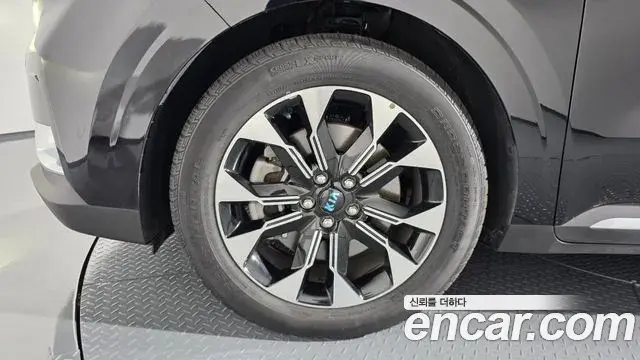 Kia Carnival 2020 — Фото 5/20