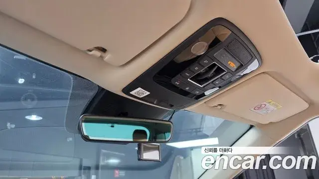 Kia Carnival 2020 — ფოტო 9/33