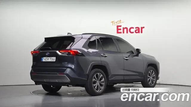 Toyota RAV4 2023 — Photo 15/20
