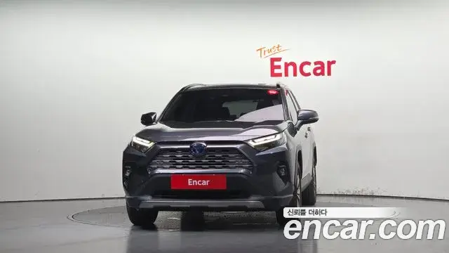 Toyota RAV4 2023 — Photo 1/20