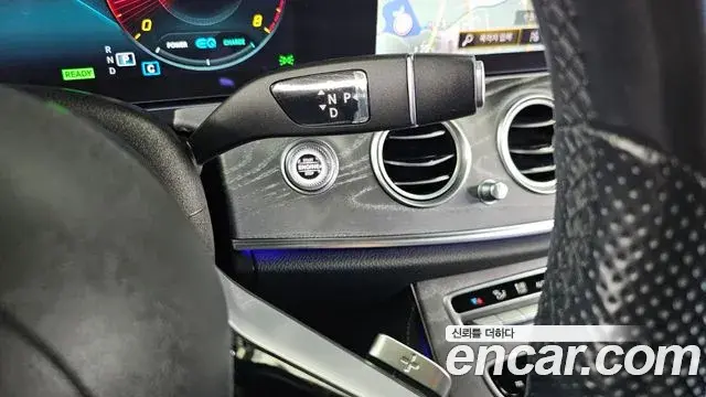 Mercedes-Benz E-Class 2021 — Фото 9/20