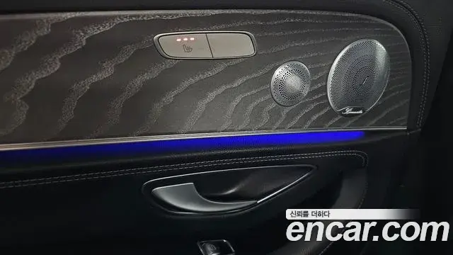 Mercedes-Benz E-Class 2021 — Фото 18/20