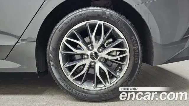 Kia K5 2022 — ფოტო 24/31