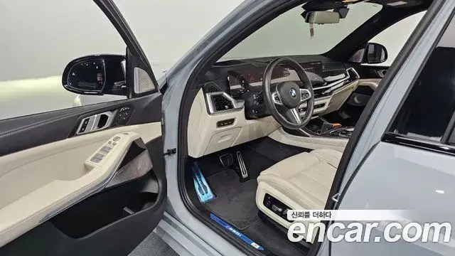 BMW X7 2025 — Фото 10/20