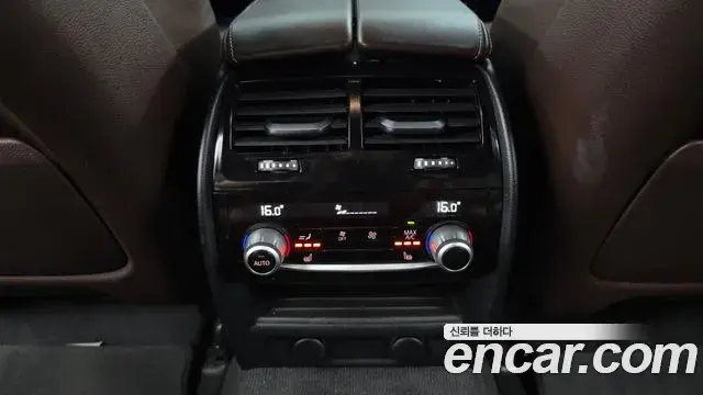 BMW 5 Series 2018 — Фото 19/20