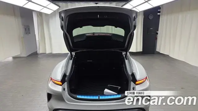 Porsche Taycan 2025 — Şəkil 4/33