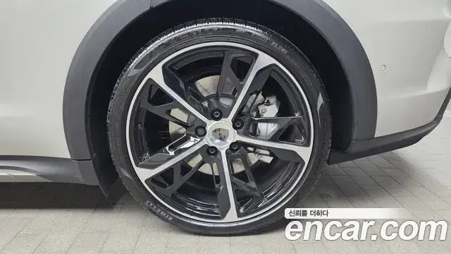Porsche Taycan 2025 — Şəkil 15/33