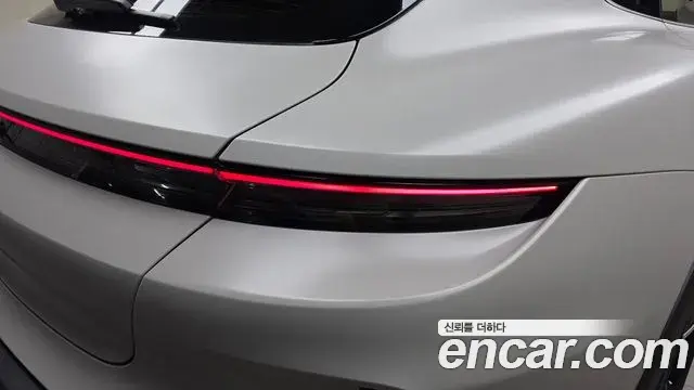 Porsche Taycan 2025 — Şəkil 17/33