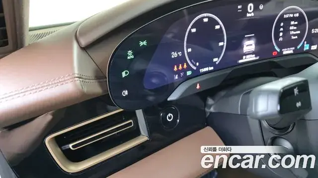 Porsche Taycan 2025 — Şəkil 29/33