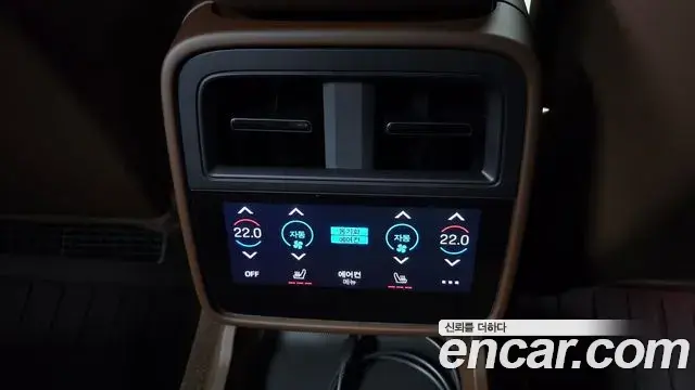 Porsche Taycan 2025 — Şəkil 21/33