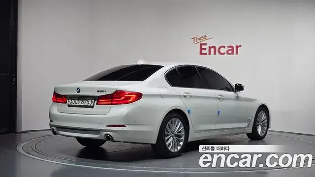 BMW 5 Series 2019 — Фото 2/20