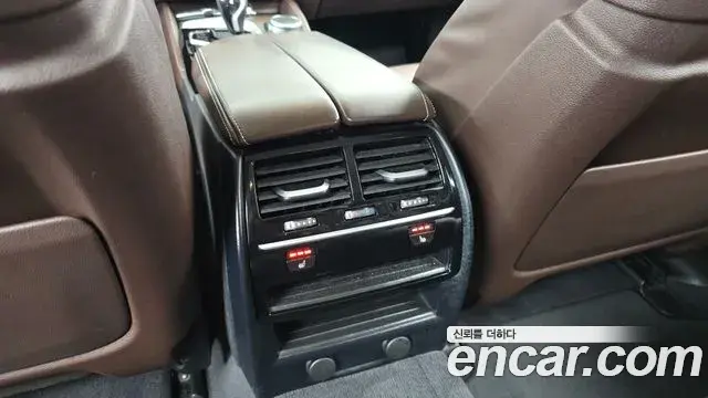 BMW 5 Series 2019 — Фото 19/20