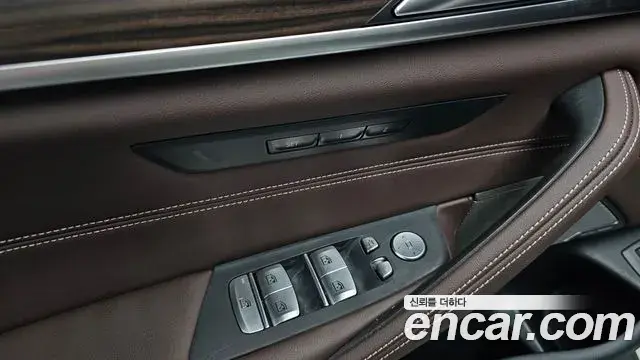 BMW 5 Series 2020 — Фото 18/20
