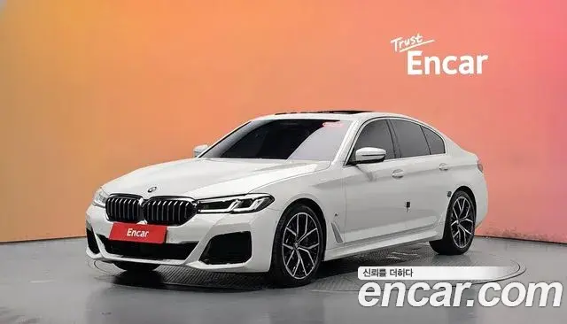 BMW 5 Series 2020 — Фото 1/20