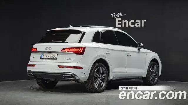 Audi Q5 2023 — Фото 2/20