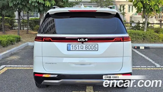 Kia Carnival 2023 — Фото 4/20