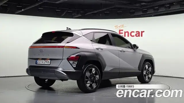 Hyundai Kona 2024 — Фото 2/20
