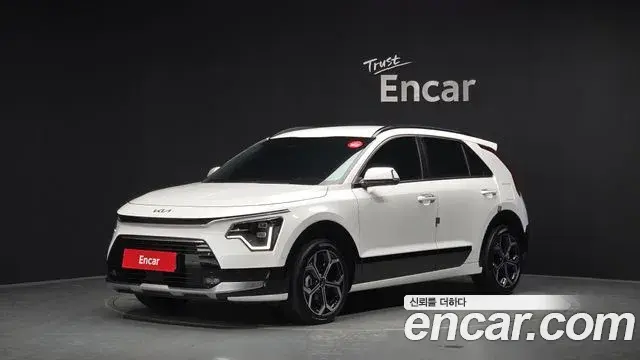 Kia Niro 2024 — Фото 1/20