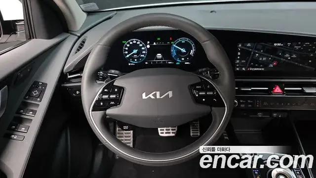 Kia Niro 2024 — Фото 13/20