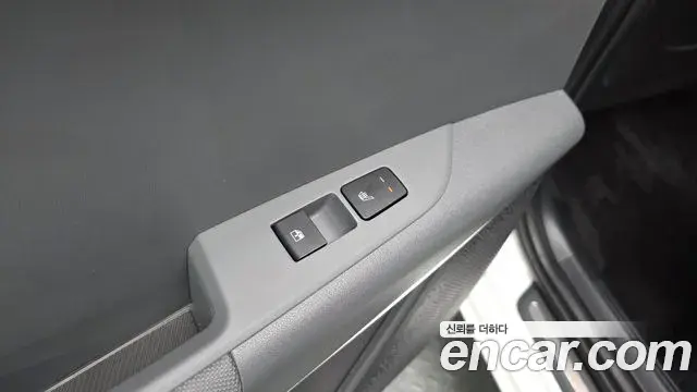 Kia Niro 2024 — Фото 19/20