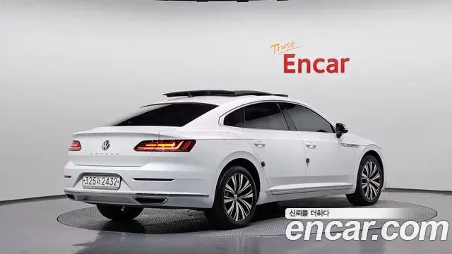 Volkswagen Arteon 2019 — Şəkil 28/33