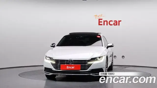 Volkswagen Arteon 2019 — Şəkil 29/33
