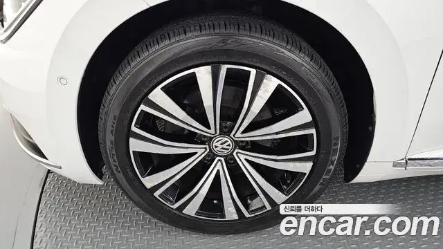 Volkswagen Arteon 2019 — Şəkil 23/33