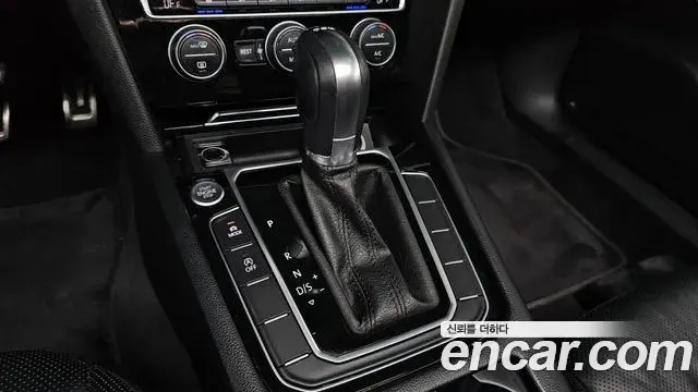 Volkswagen Arteon 2019 — Şəkil 30/33