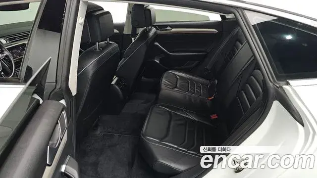 Volkswagen Arteon 2019 — Şəkil 15/33