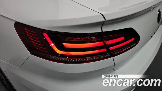 Volkswagen Arteon 2019 — Şəkil 13/33