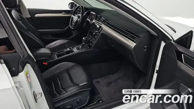 Volkswagen Arteon 2019 — Şəkil 24/33