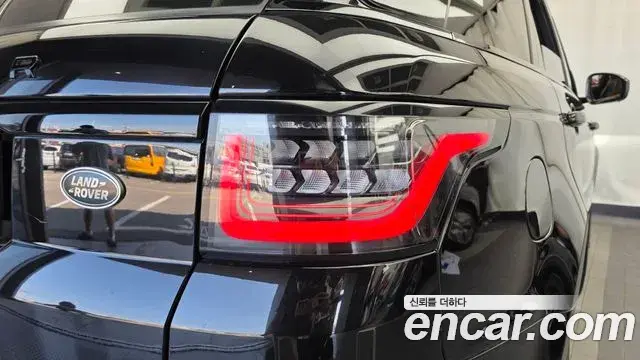 Land Rover Range Rover Sport 2020 — Şəkil 18/36