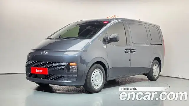 Hyundai Staria 2023 — Фото 1/20