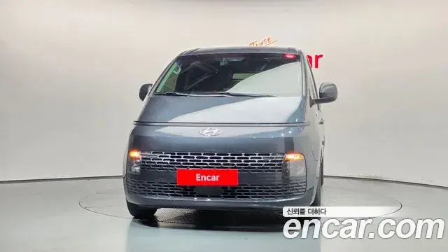 Hyundai Staria 2023 — Фото 3/20