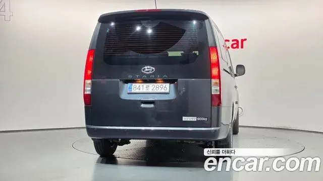 Hyundai Staria 2023 — Фото 4/20