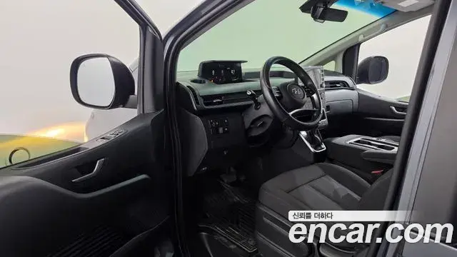 Hyundai Staria 2023 — Фото 10/20