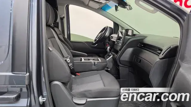 Hyundai Staria 2023 — Фото 11/20