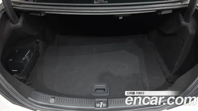 Mercedes-Benz E-Class 2021 — Фото 20/20