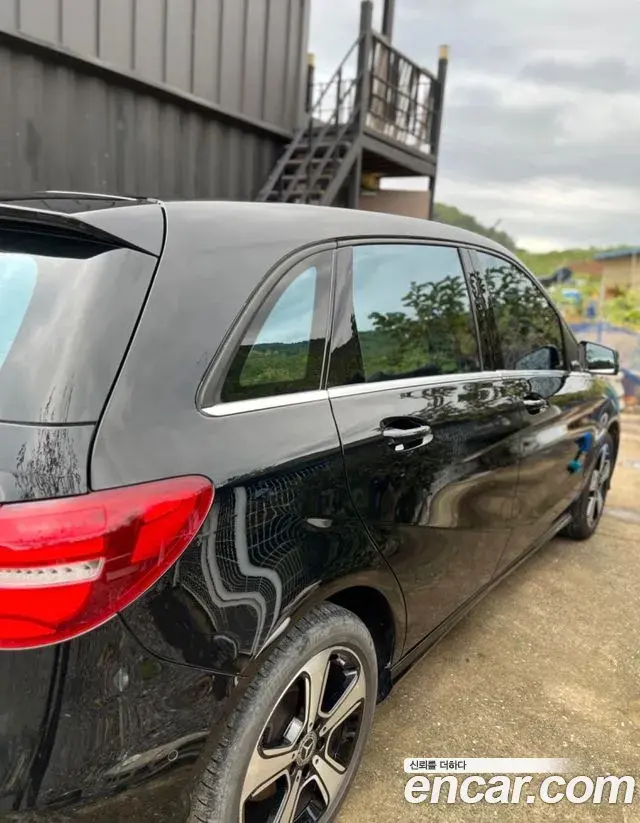 Mercedes-Benz B-Class 2018 — ფოტო 13/14