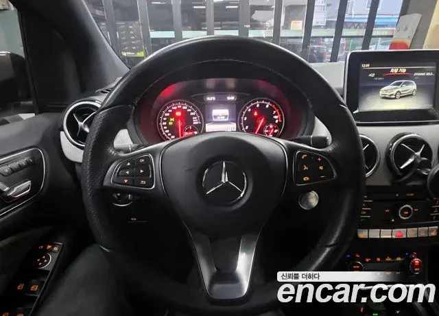Mercedes-Benz B-Class 2018 — ფოტო 12/14