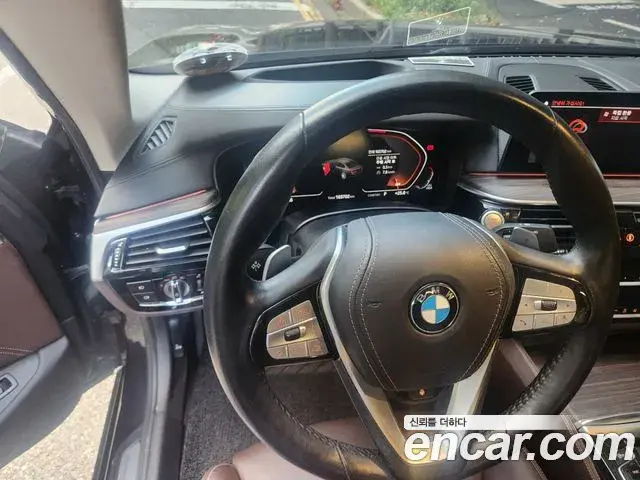 BMW 5 Series 2020 — Фото 10/20